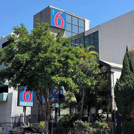 Motel 6 Hollywood-3