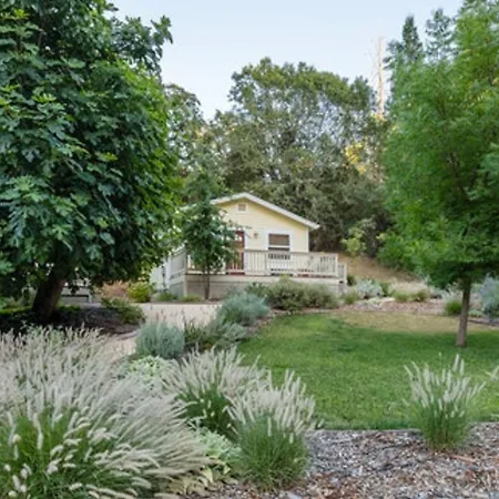 Aurora Park Cottages-2