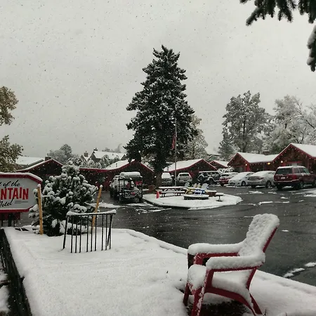 Foot Of The Mountain Motel-2