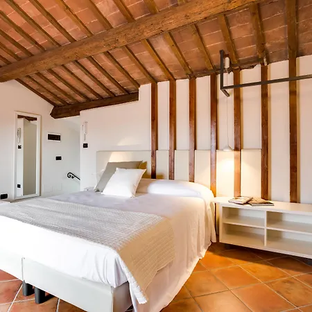 Ferrara Rooms-3