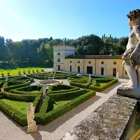 Hotel Villa Giona-3