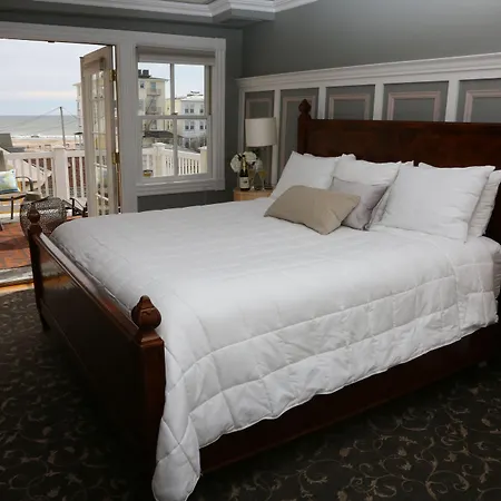 The Ocean Plaza Hotel-2