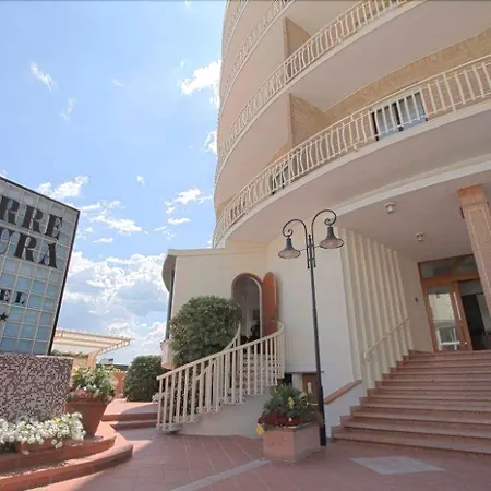Hotel Torremaura Fronte Mare Con Beach Club-3