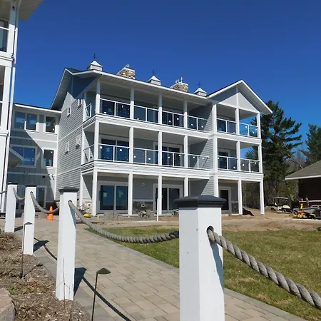 Quarterdeck Resort-3