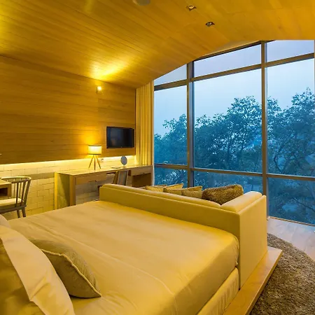 Fusion Suites Saigon-3