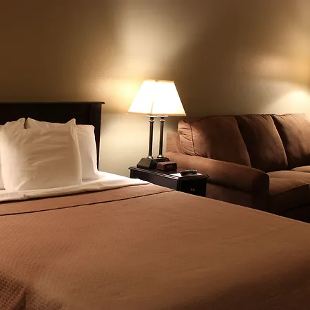 Sunlac Inn Devils Lake-2