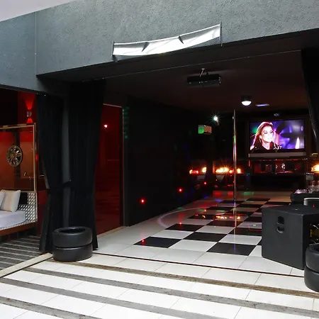 Assahi Motel (Adults Only)-2