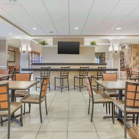 Best Western Plus Chandler Hotel & Suites-3