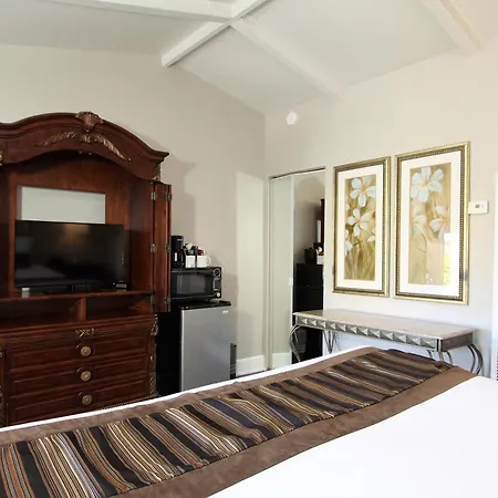 Monterey Peninsula Inn-2
