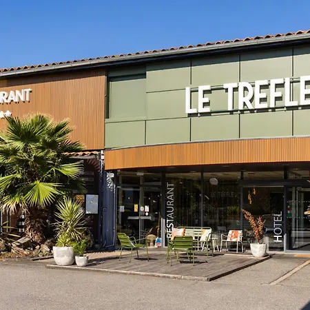 Le Trèfle-2