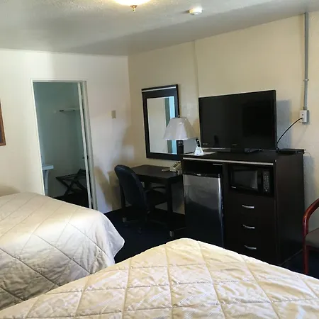 Deluxe Inn Of Roswell-3