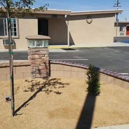 Motel 6 Maple/Main-2