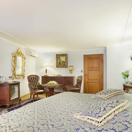 Hotel U Prince Prague By Bhg-2