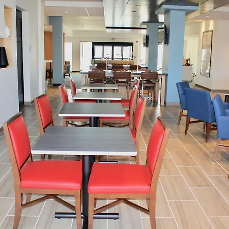 Holiday Inn Express & Suites - Kirksville - University Area By Ihg-2