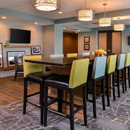 Hampton Inn By Hilton Omaha Airport, Ia-2