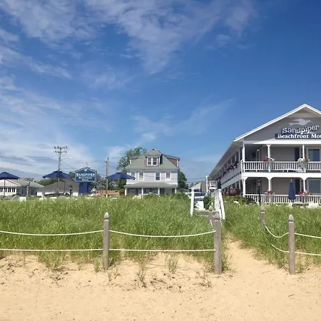 Sandpiper Beachfront Motel-3