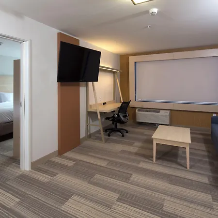 Holiday Inn Express & Suites - Gaylord By Ihg-2
