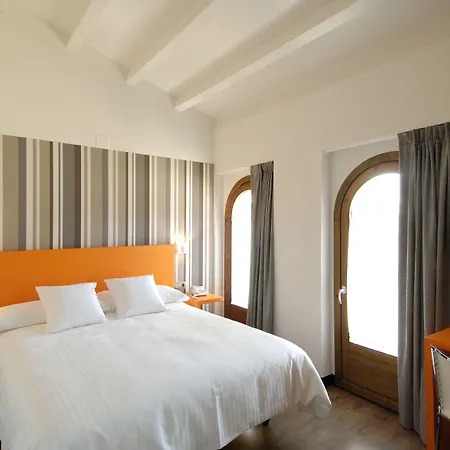 Hotel Cienbalcones-3
