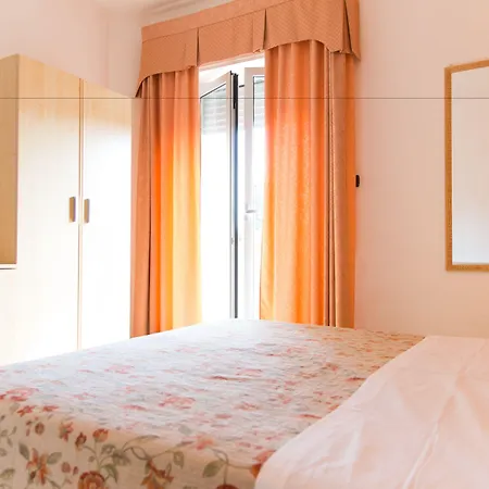 Hotel Saint Tropez - Pineto-3