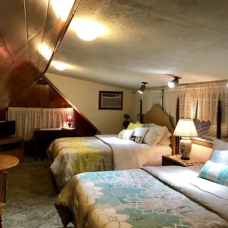 Hale Maluhia Country Inn-3