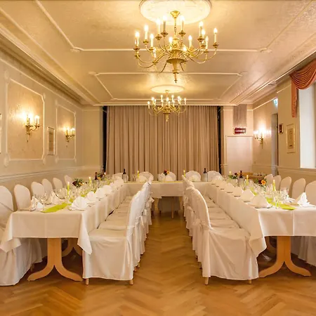 Hotel Schwarzer Adler Tangermünde-3