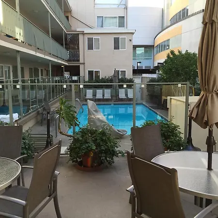 Hollywood Orchid Suites-2