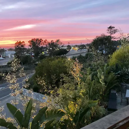 Inn At Moonlight Beach-3