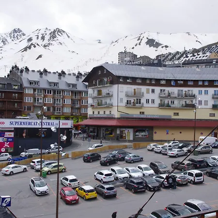 Hotel Panda-3
