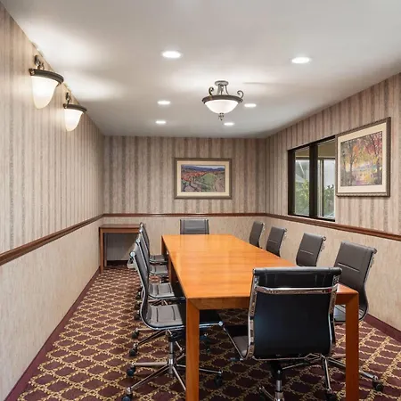 Hawthorn Suites By Wyndham Napa Valley-2