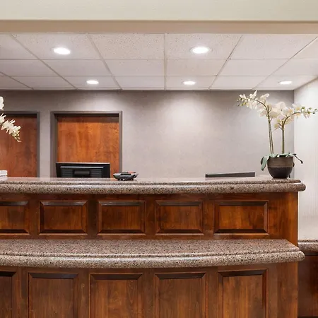 Hawthorn Suites By Wyndham Napa Valley-3