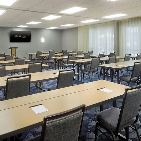 Courtyard By Marriott Perimeter Center-3