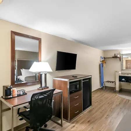 Quality Inn Waterbury East-2