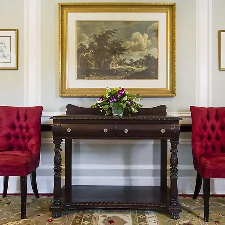 Anne'S White Columns Inn-2