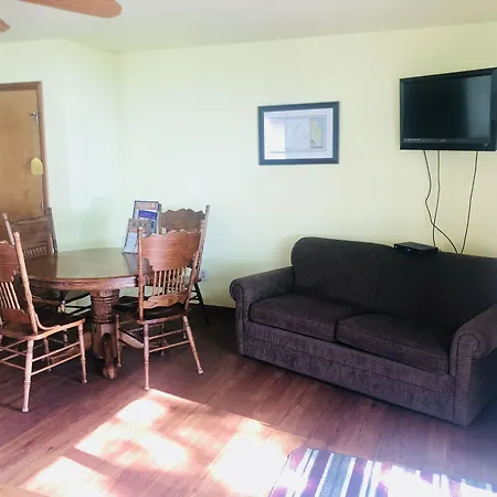 Camp Inn Lodge-3