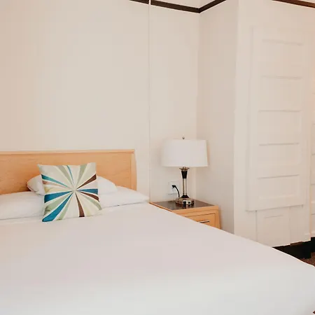 Moore Hotel-2