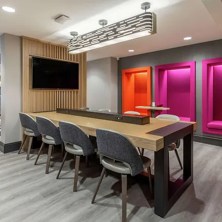 Hampton Inn Oakland Downtown-City Center-2