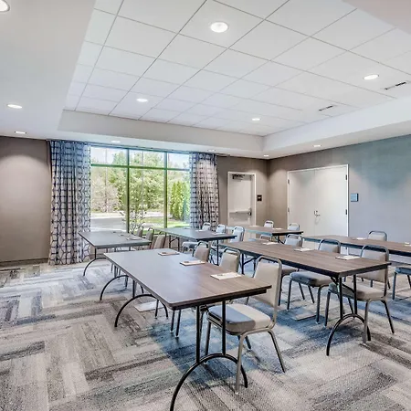 Hampton Inn & Suites Kittery-Portsmouth-3