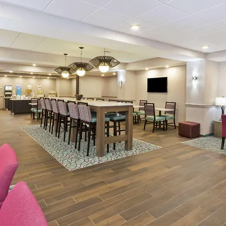 Hampton Inn Sedalia-3