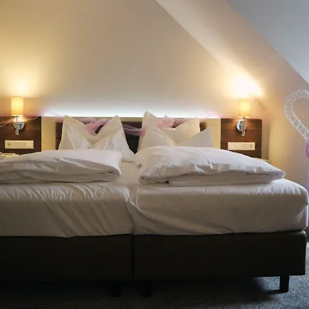 Hotel Haus Delecke-2