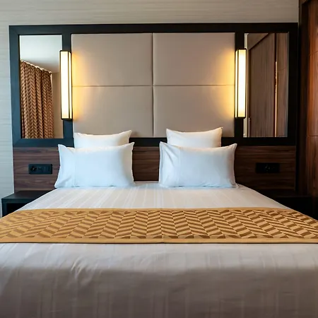 Nash Suites Airport Hotel-3