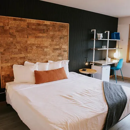 Adrift Hotel-2
