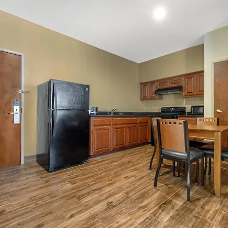 Best Western Plus Shamrock Inn & Suites-2