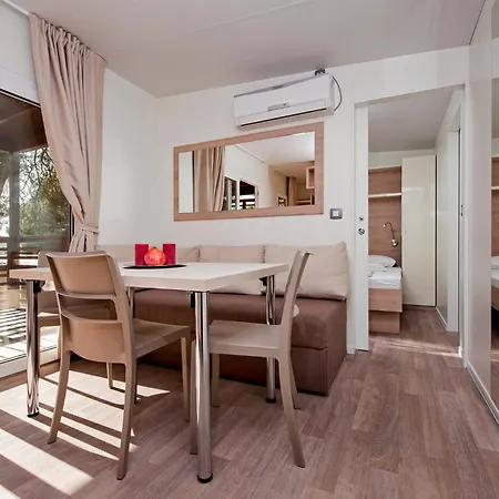 Eurocamp Mobile Homes At Campsite Porton Nature Hideouts-3