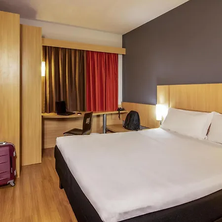 Ibis Petrolina-2