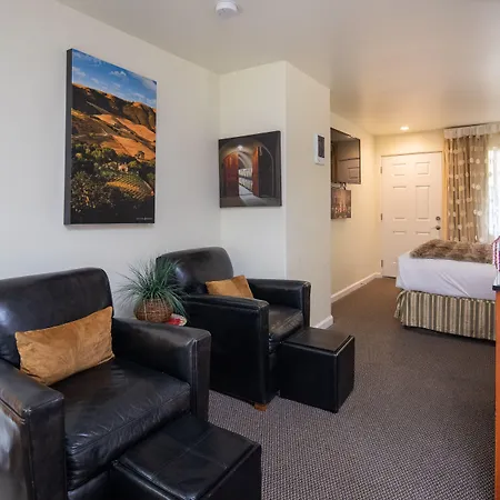 The Vendange Carmel Inn & Suites-2