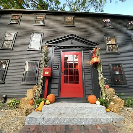 Daniels House Inn-2