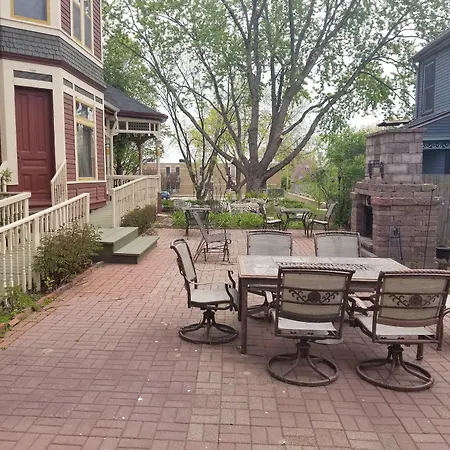 Historic Victorian Inn-3