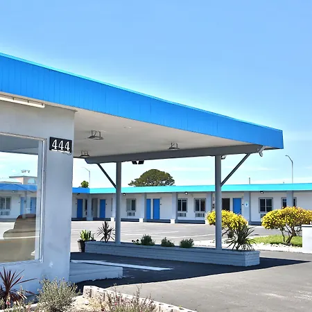 Travelodge By Wyndham Crescent City-3