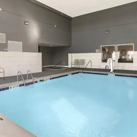 Baymont By Wyndham Bowling Green-3