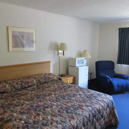 Super 8 By Wyndham Hot Springs-2